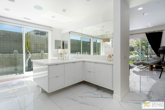 586 Polaris Court, Palm Springs, CA 92264