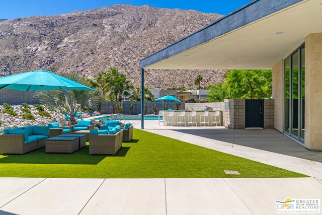 586 Polaris Court, Palm Springs, CA 92264