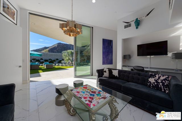 586 Polaris Court, Palm Springs, CA 92264