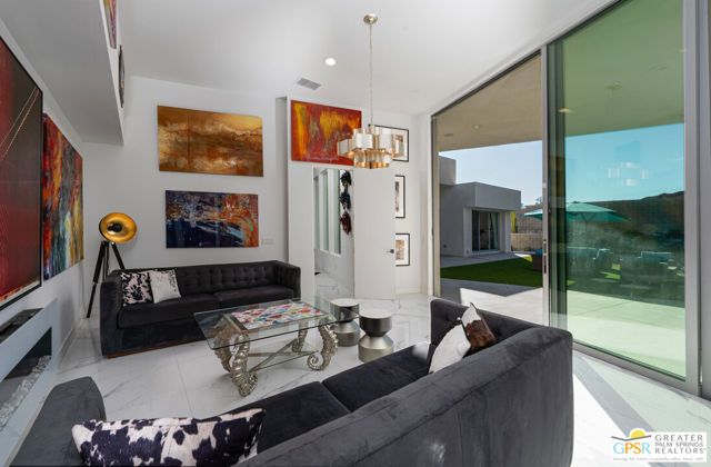 586 Polaris Court, Palm Springs, CA 92264