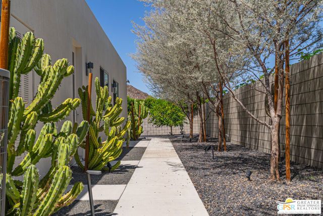 586 Polaris Court, Palm Springs, CA 92264