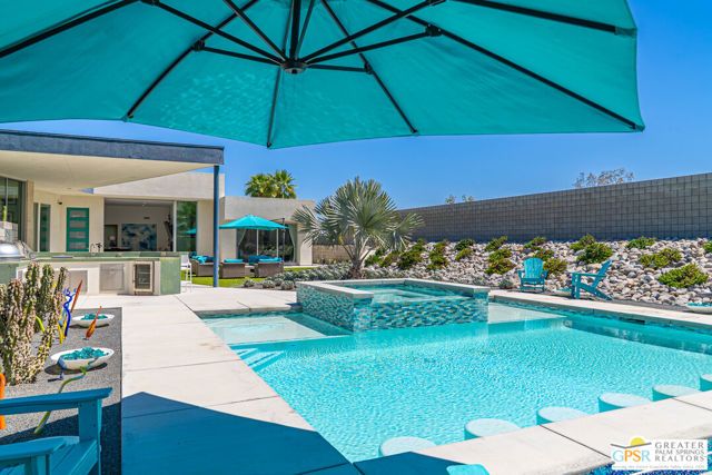 586 Polaris Court, Palm Springs, CA 92264