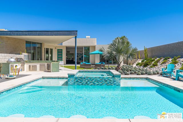 586 Polaris Court, Palm Springs, CA 92264