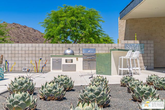 586 Polaris Court, Palm Springs, CA 92264