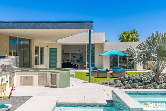 586 Polaris Court, Palm Springs, CA 92264