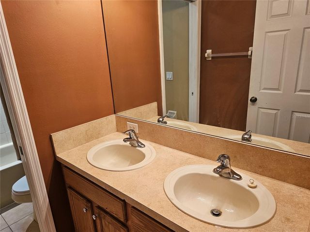 1147 EMERALD HILL WAY, Valrico, FL 33594