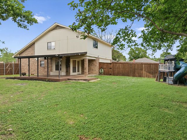 1522 Knollview Lane, Carrollton, TX 75007