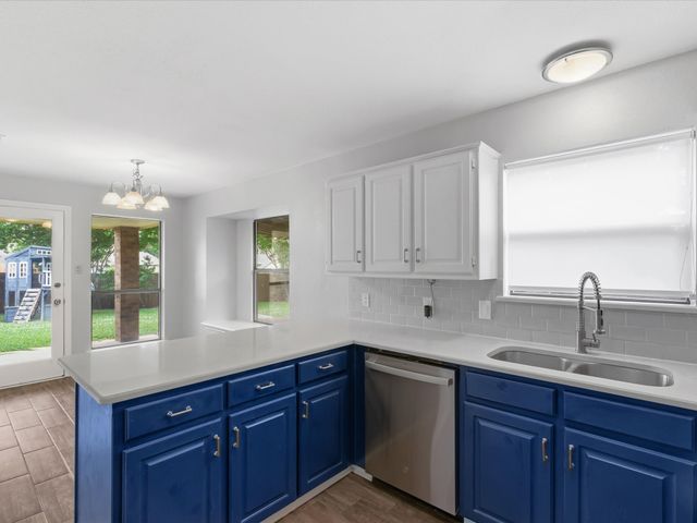 1522 Knollview Lane, Carrollton, TX 75007