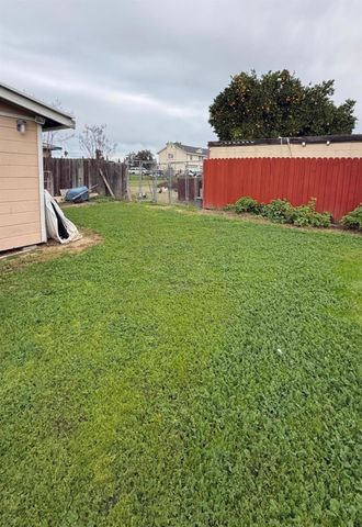 3315 Sunnyview Ln, North Highlands, CA 95660