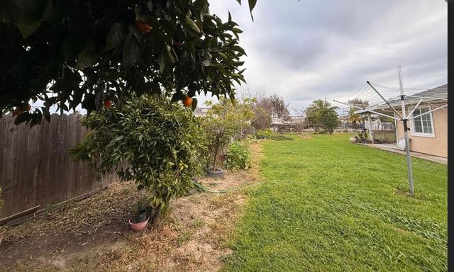 3315 Sunnyview Ln, North Highlands, CA 95660