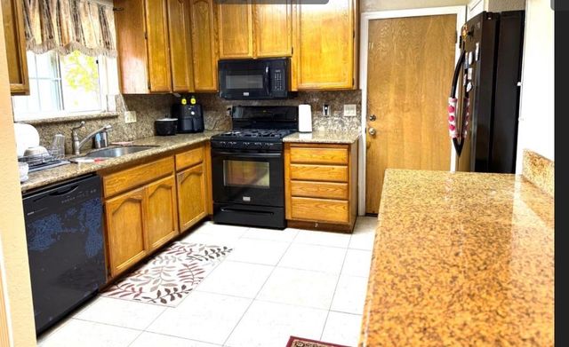 3315 Sunnyview Ln, North Highlands, CA 95660