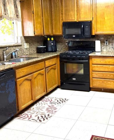 3315 Sunnyview Ln, North Highlands, CA 95660