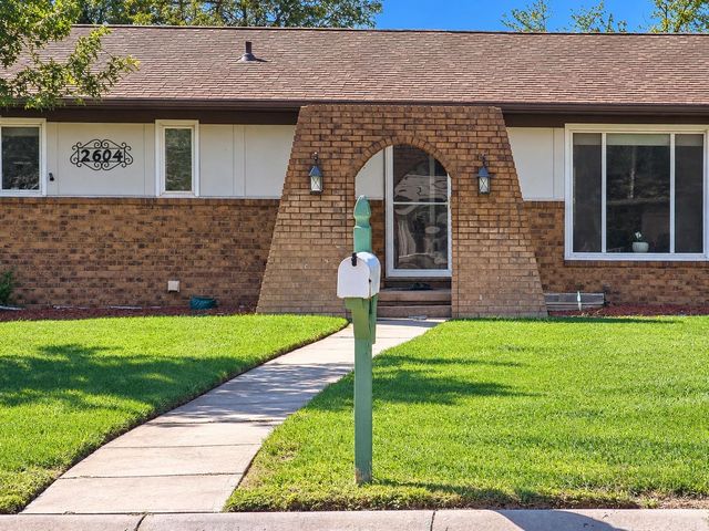 2604 Colonial Ln, Salina, KS 67401