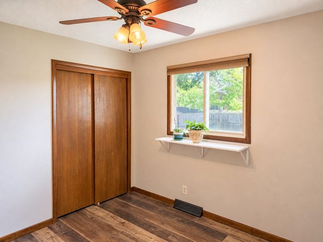2604 Colonial Ln, Salina, KS 67401