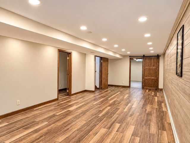 2604 Colonial Ln, Salina, KS 67401