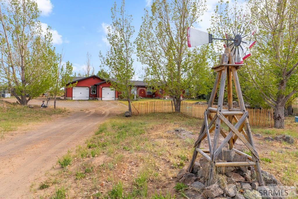 Image 1 of property listing at 7581 W 6000 N, Rexburg, ID 83440
