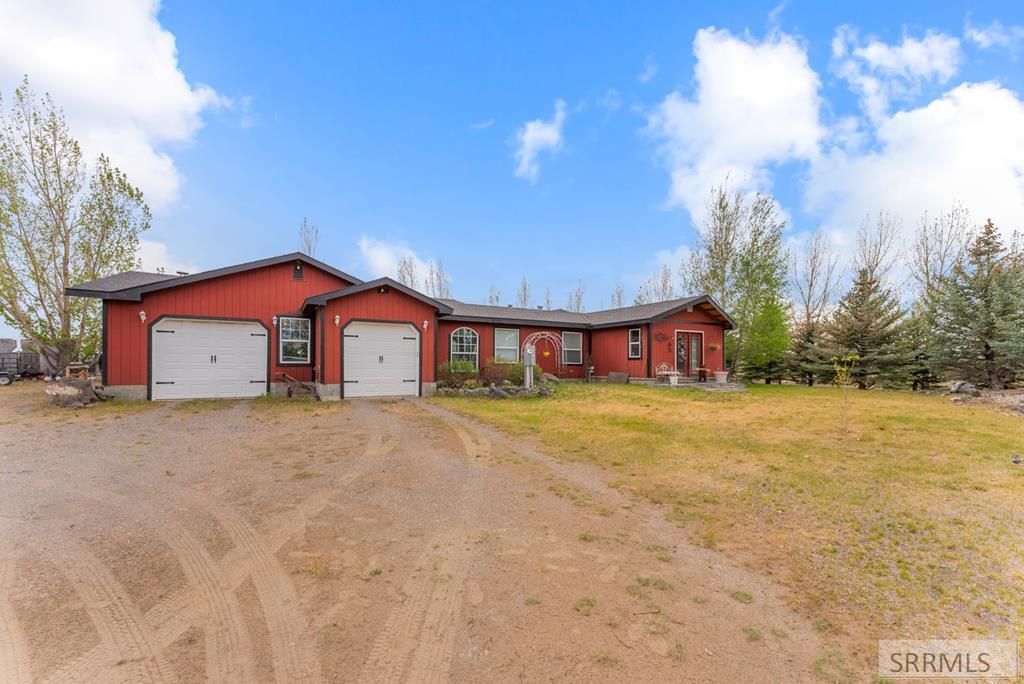 Image 11 of property listing at 7581 W 6000 N, Rexburg, ID 83440
