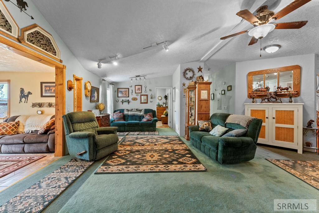Image 16 of property listing at 7581 W 6000 N, Rexburg, ID 83440