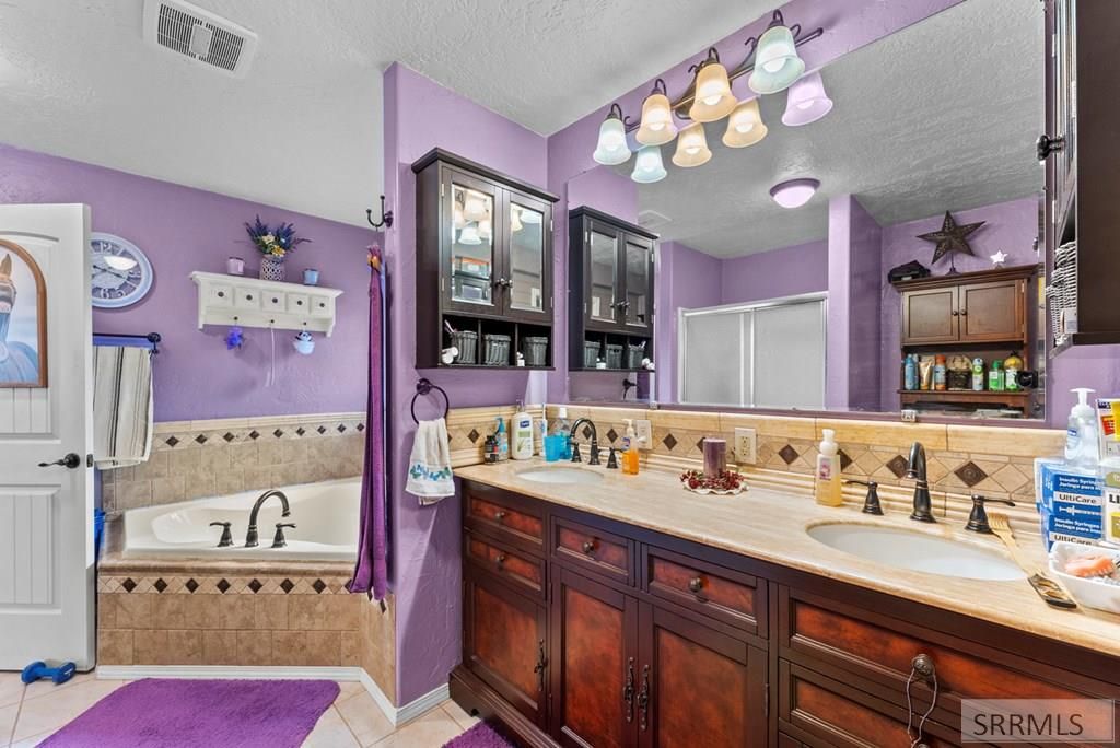 Image 4 of property listing at 7581 W 6000 N, Rexburg, ID 83440