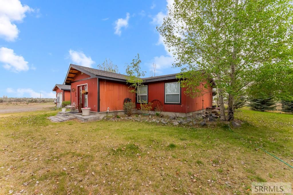 Image 40 of property listing at 7581 W 6000 N, Rexburg, ID 83440