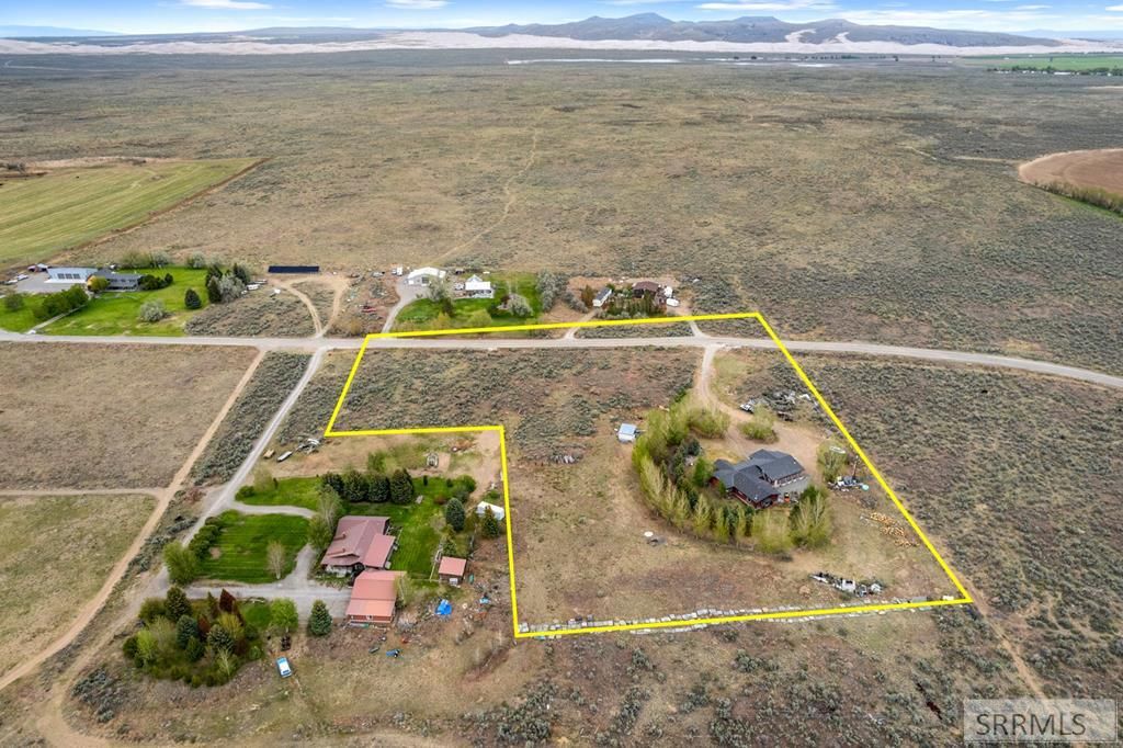 Image 8 of property listing at 7581 W 6000 N, Rexburg, ID 83440