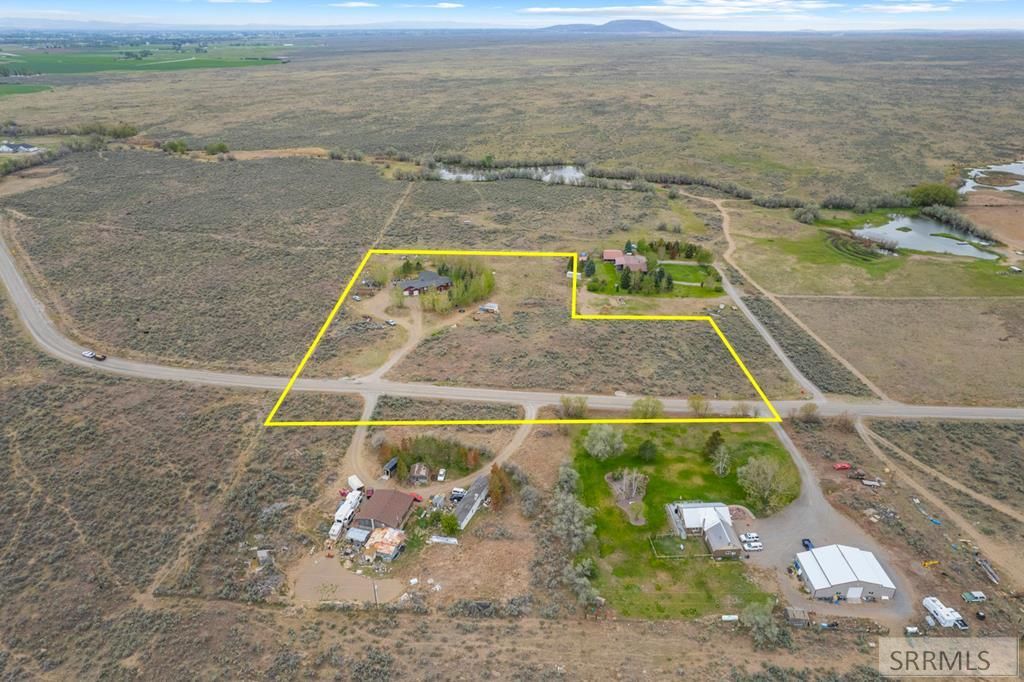 Image 9 of property listing at 7581 W 6000 N, Rexburg, ID 83440
