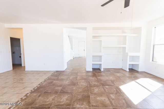 8186 W Young Eagle Court, Tucson, AZ 85757