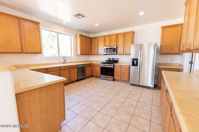 8186 W Young Eagle Court, Tucson, AZ 85757