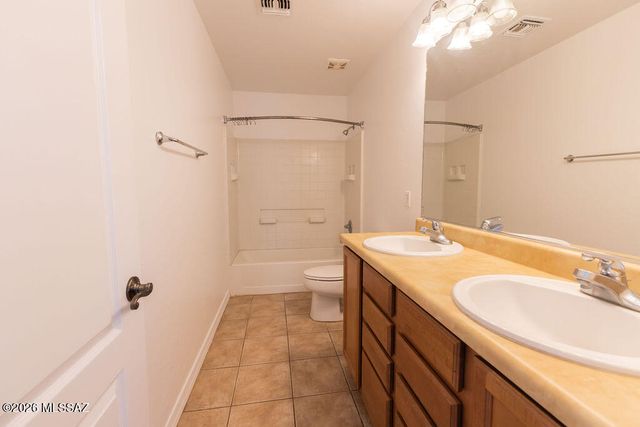 8186 W Young Eagle Court, Tucson, AZ 85757