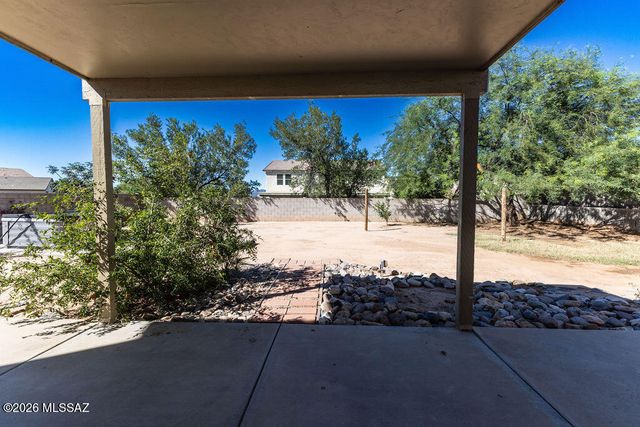 8186 W Young Eagle Court, Tucson, AZ 85757