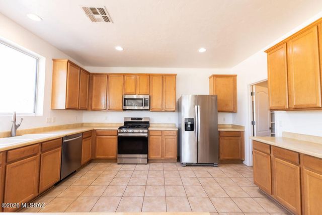 8186 W Young Eagle Court, Tucson, AZ 85757