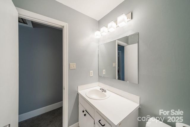 6126 Eagle Peak Drive, Charlotte, NC 28214