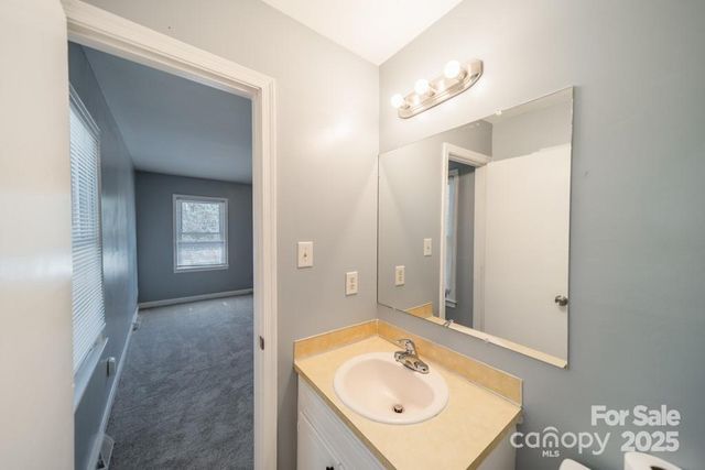 6126 Eagle Peak Drive, Charlotte, NC 28214