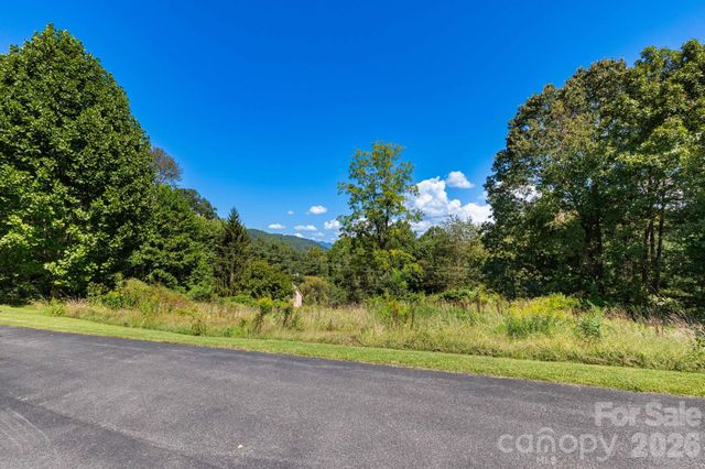 9999 Foxfire Estates Circle, Waynesville, NC 28785