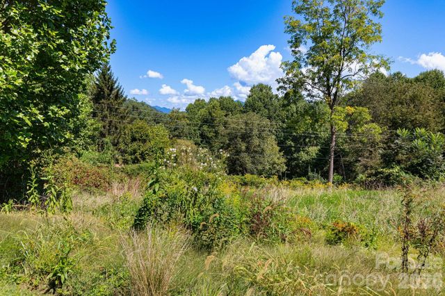9999 Foxfire Estates Circle, Waynesville, NC 28785