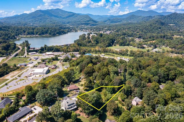 9999 Foxfire Estates Circle, Waynesville, NC 28785