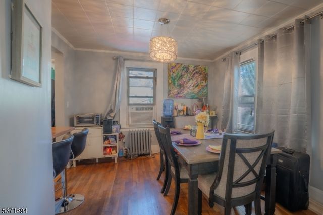 34 Warwick St, East Orange City, NJ 07017