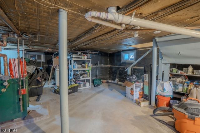 34 Warwick St, East Orange City, NJ 07017