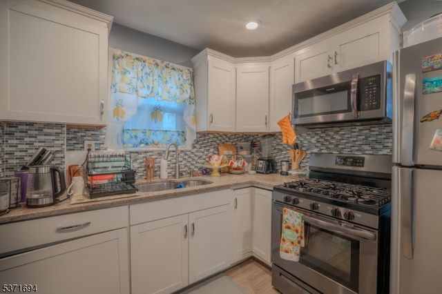 34 Warwick St, East Orange City, NJ 07017