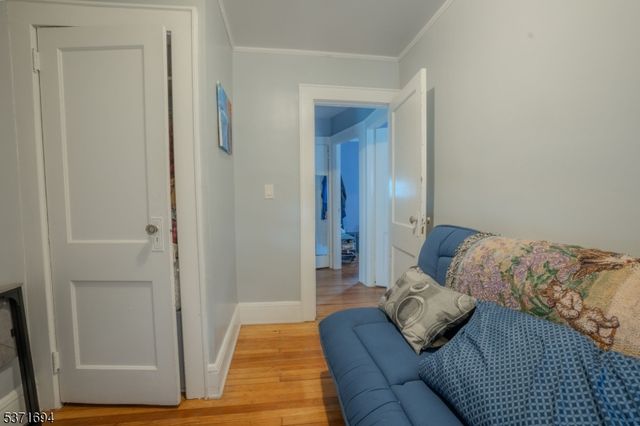 34 Warwick St, East Orange City, NJ 07017