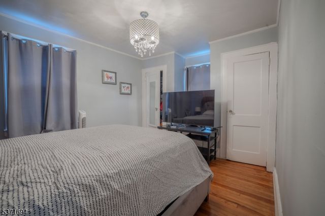34 Warwick St, East Orange City, NJ 07017