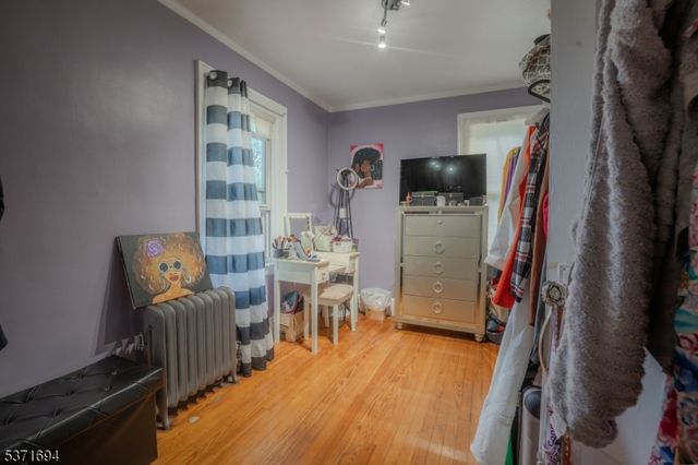 34 Warwick St, East Orange City, NJ 07017