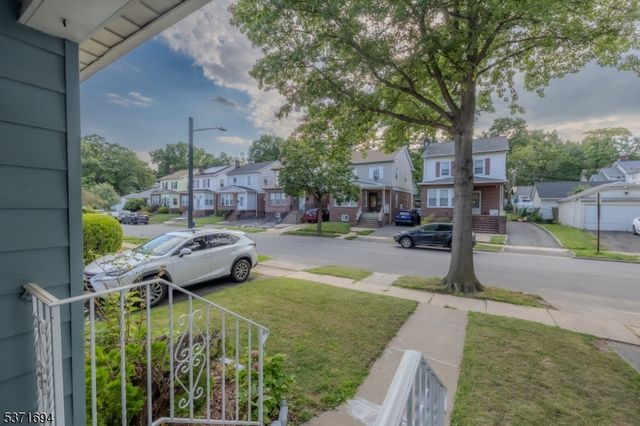 34 Warwick St, East Orange City, NJ 07017
