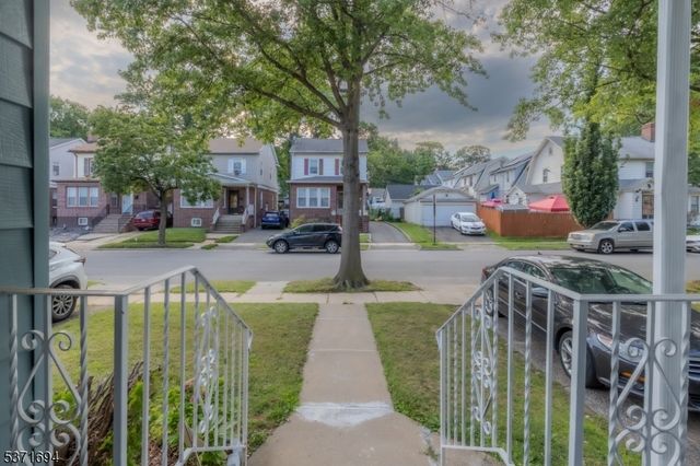 34 Warwick St, East Orange City, NJ 07017