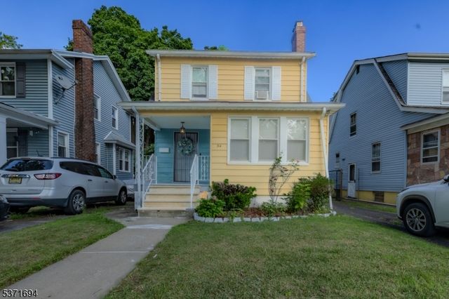 34 Warwick St, East Orange City, NJ 07017