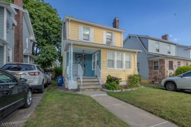 34 Warwick St, East Orange City, NJ 07017