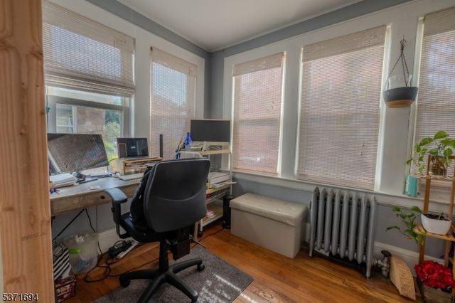 34 Warwick St, East Orange City, NJ 07017