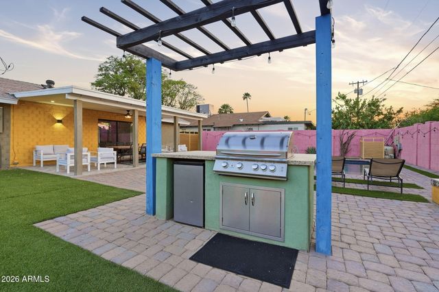 8426 E SHERIDAN Street, Scottsdale, AZ 85257
