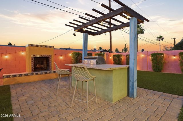 8426 E SHERIDAN Street, Scottsdale, AZ 85257