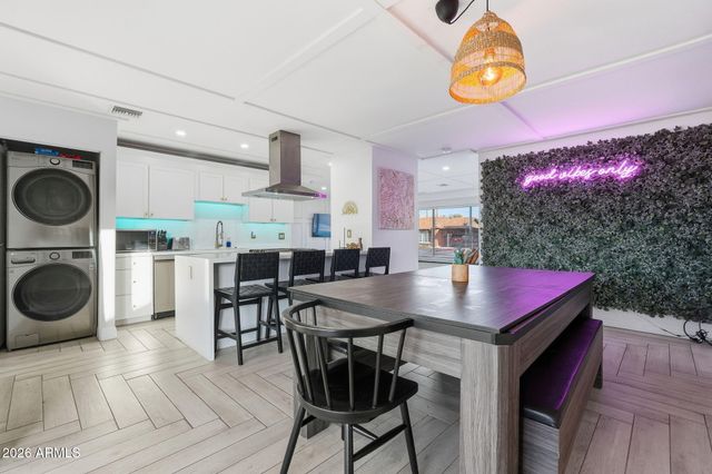8426 E SHERIDAN Street, Scottsdale, AZ 85257